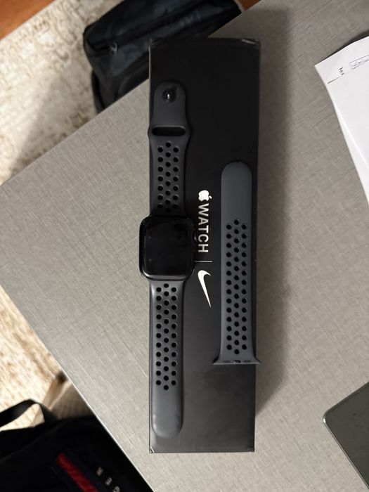 Apple watch series 7 nike