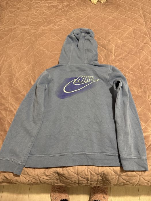 4 броя горнища на Nike с подарък