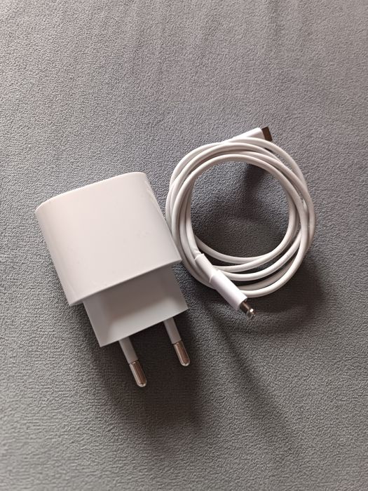 Зарядка айфон оригинал