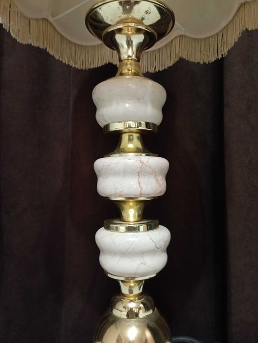 Красиви старинни лампи с абажури - лампа