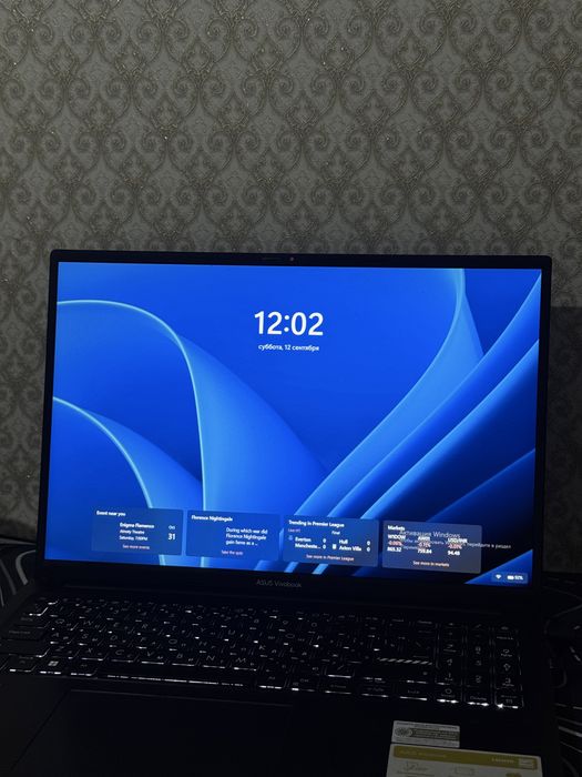 ASUS Vivobook 16