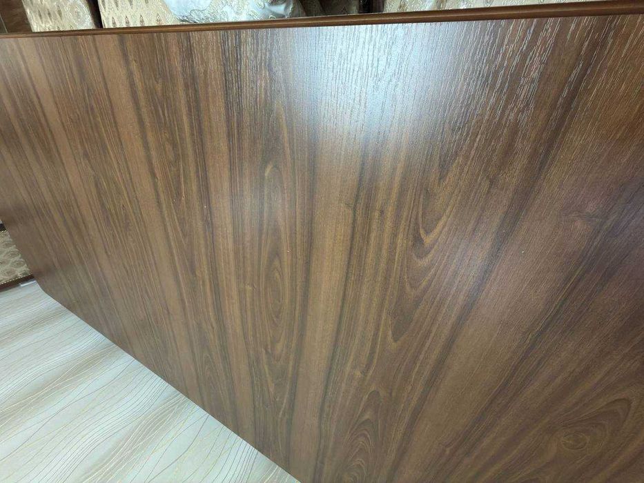 Продается стол и 10 стульев