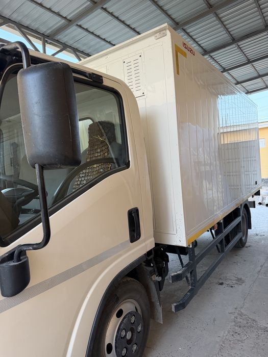 Isuzu NMR77H 3to