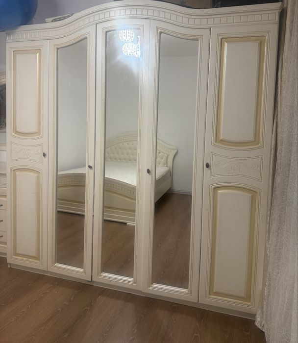 Спальный гарнитур