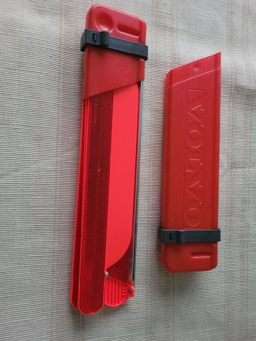 Авариен светлоотразителен триъгълник  Volvo