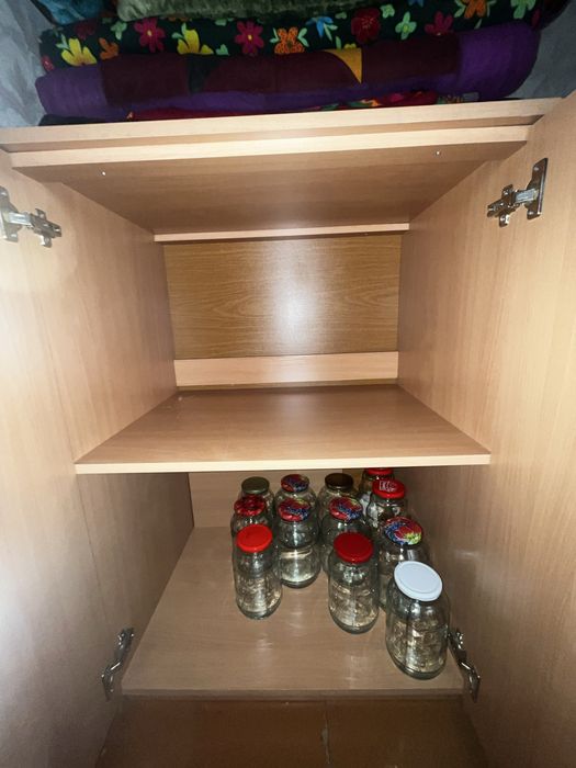 Срочно продам небольшой шкаф