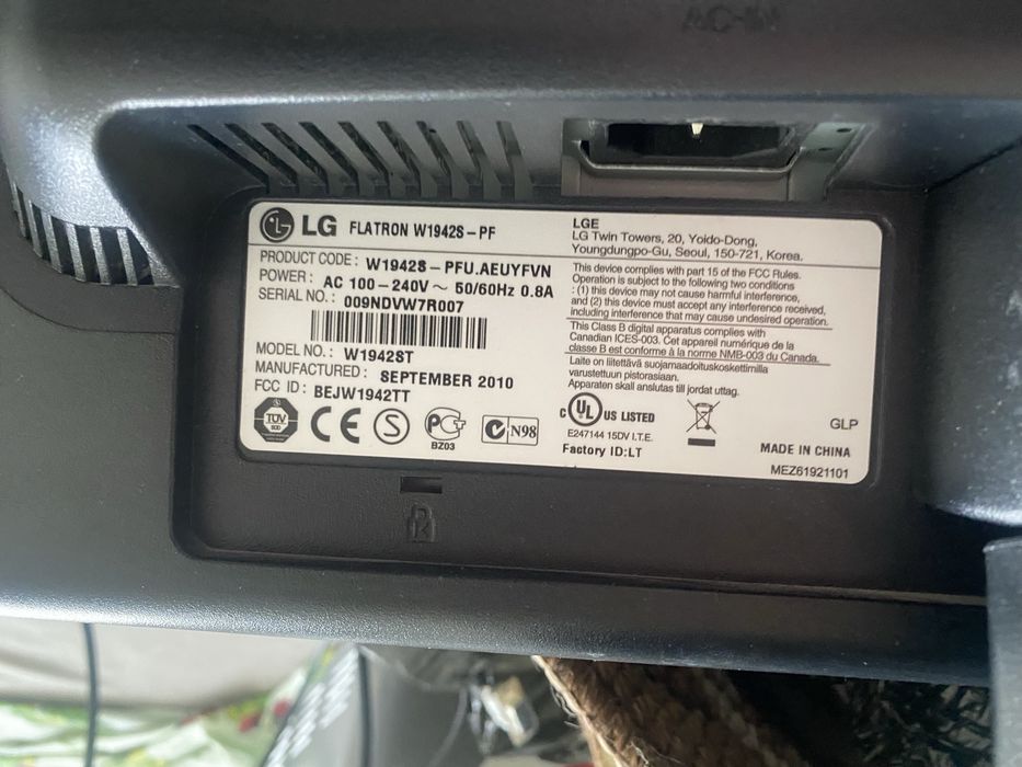 Монитор LG FLATRON W1942S