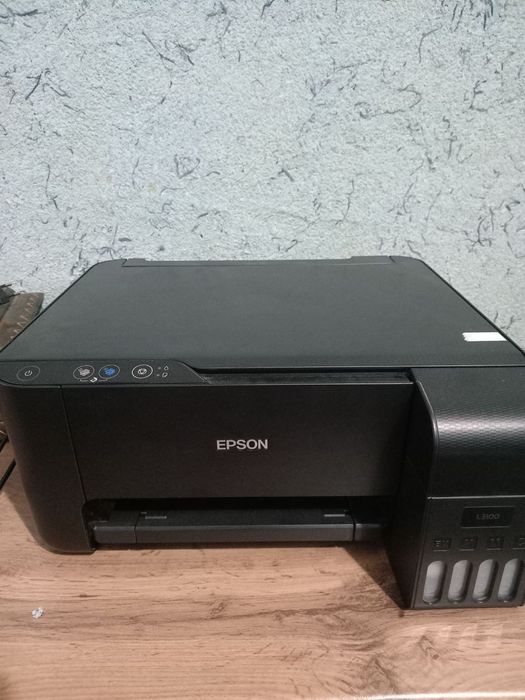 Продаю нот бук 2шт,холодильник бу,в хорошем состоянии  микроволновка