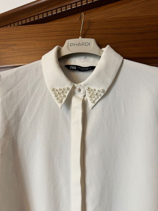 Бяла риза с перли