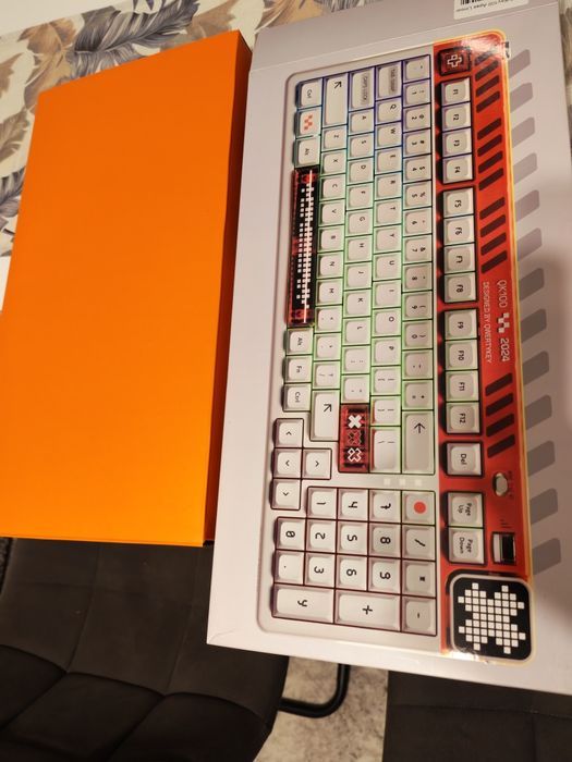 Vand tastatura QWERTKEY QK100 APEX