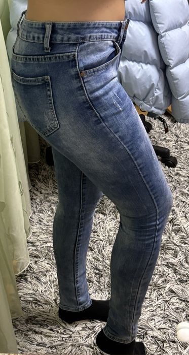 Blugi albastri skinny