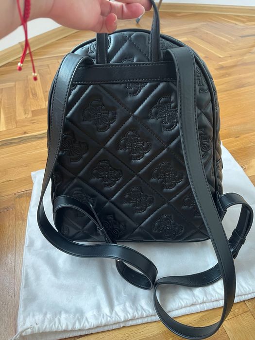 Сет Guess раница и кецове