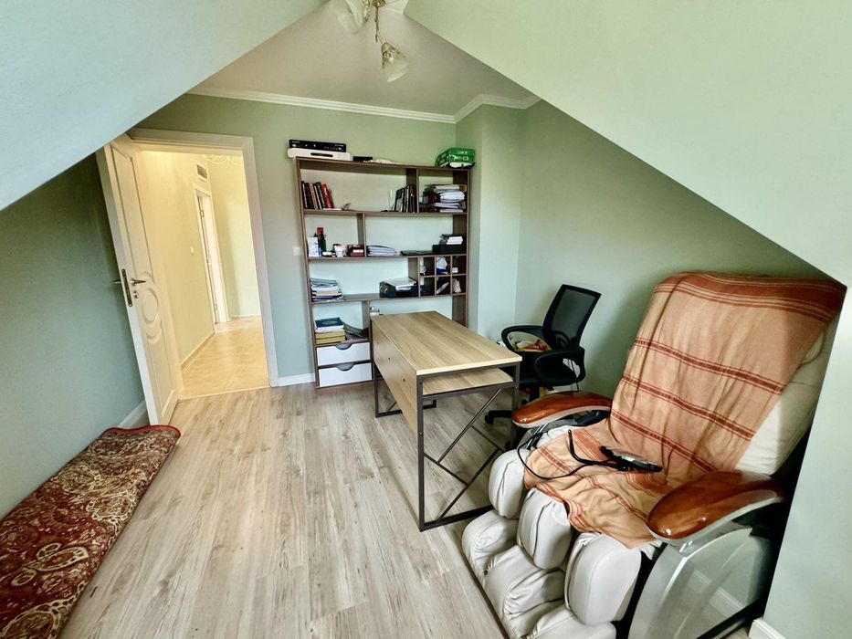 Продава се Къща в Бургас, Център - 211 кв.м за 1564 €/кв.м - Снимка #1