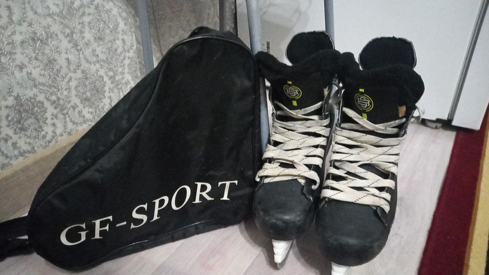 Хоккейный коньки