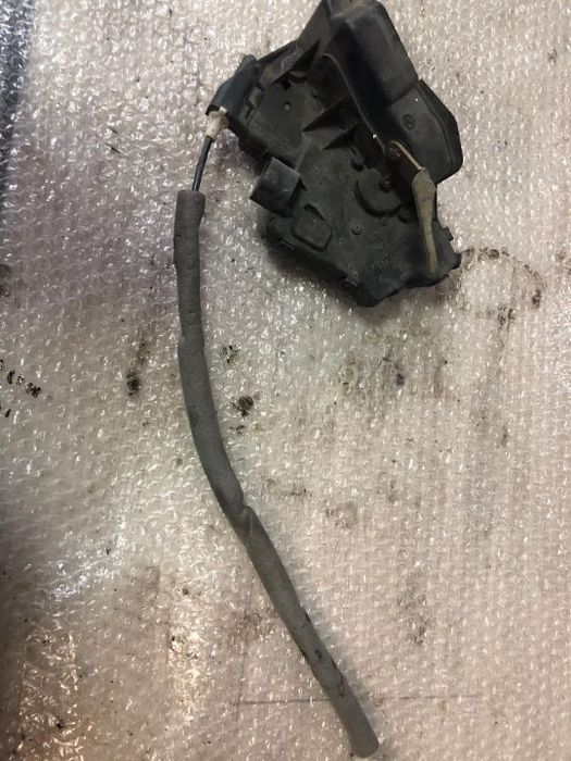 broasca dreapta fata bmw seria 3 e46 2001