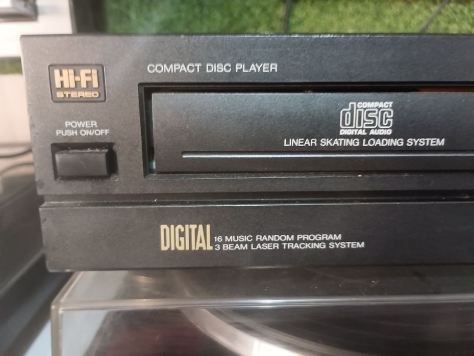 Продавам сиди плеър Samsung cd 42R