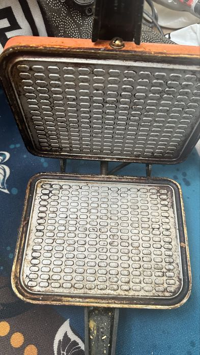 Продам вафельницу