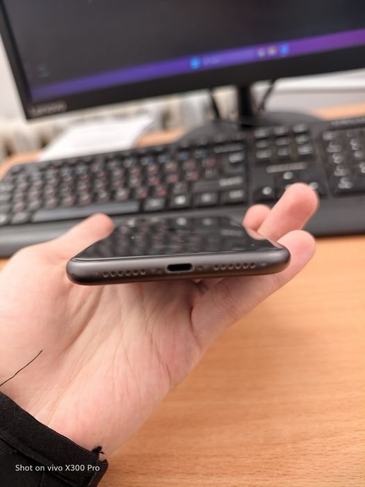 В продаже IPhone 11 64 Gb