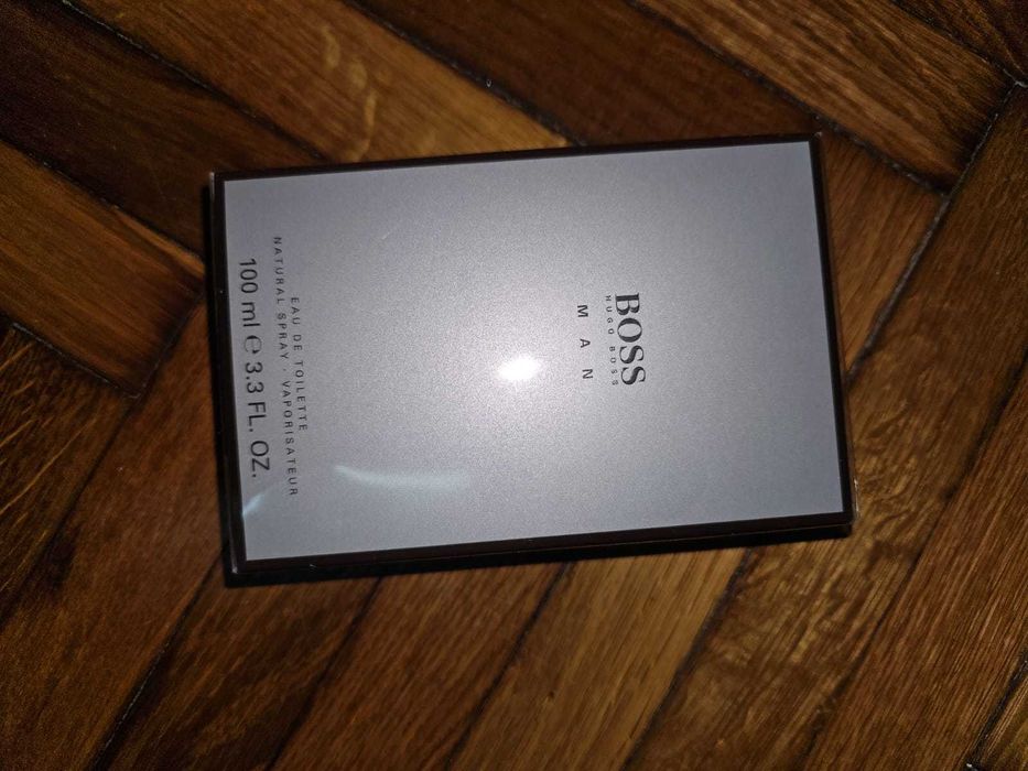 Vand aceste doua parfumuri!