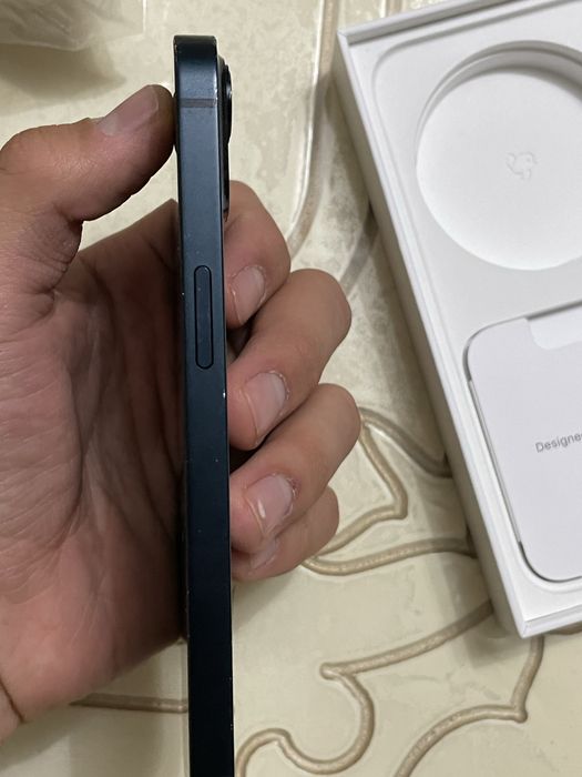 Продам 13 айфон идеальный