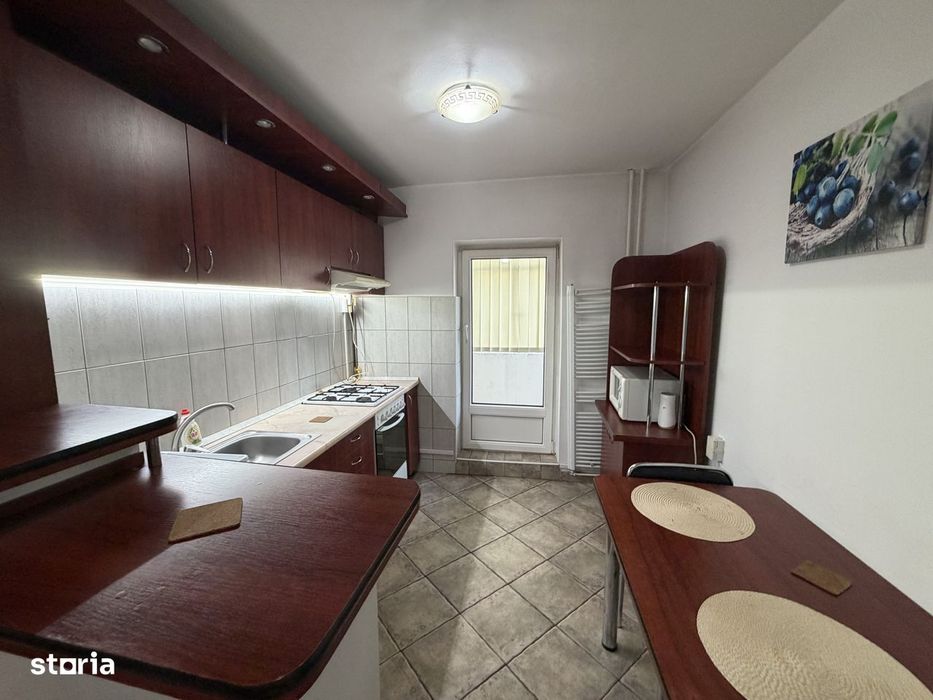 Apartament 2 camere, balcon, Zona Soarelui