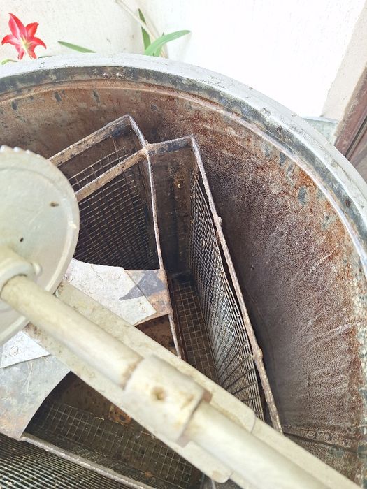 Центруфуга за вадене на мед