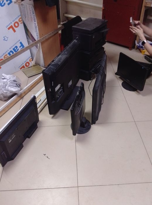Продам принтеры,мониторы и телевизоры