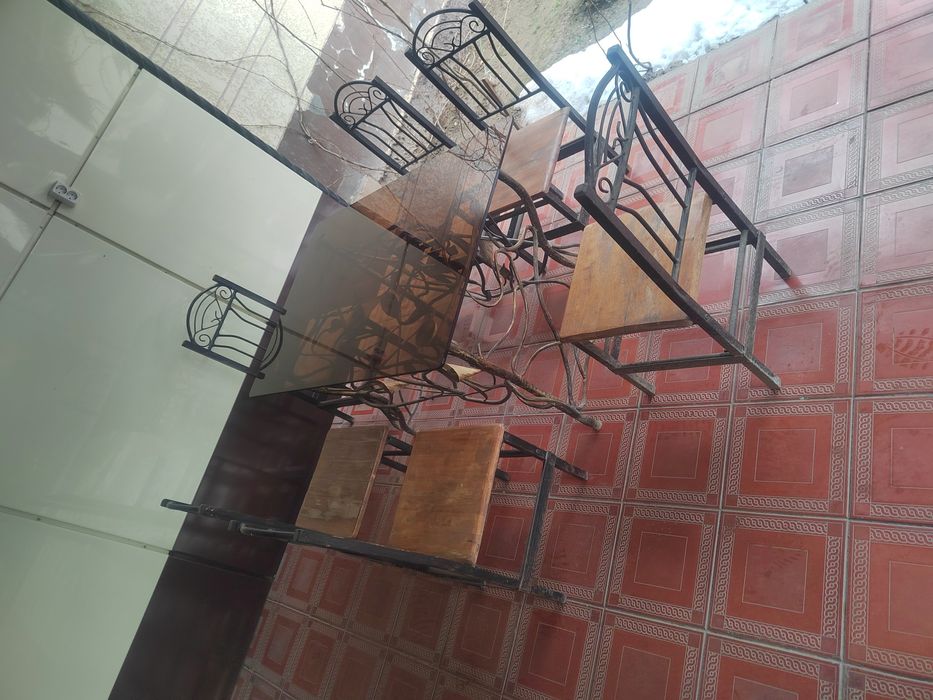 Стол стул сотилади срочно