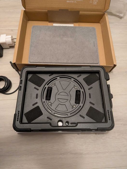 Microsoft Surface Go 3, i3 + Tastatura Originala Alcantara + husa