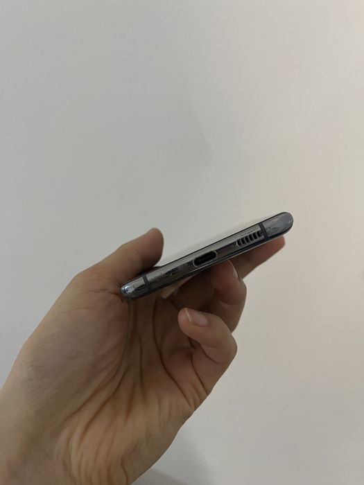 Продам samsung S20+