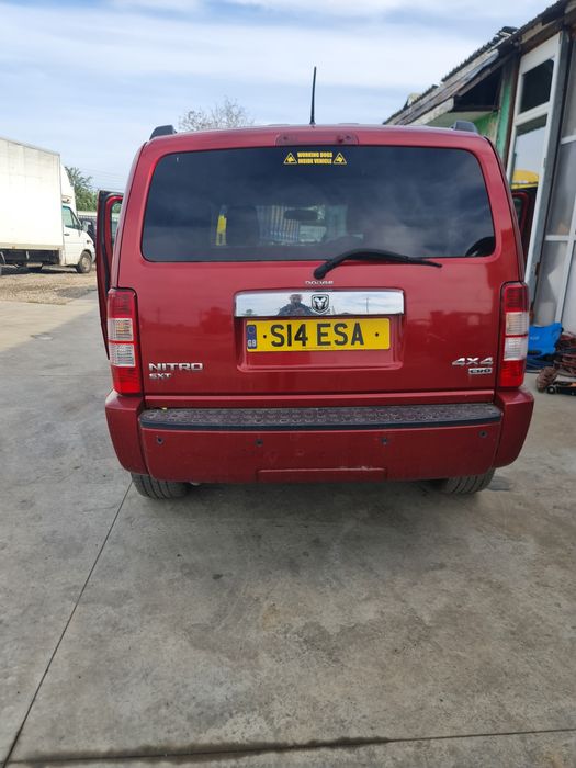 Dezmembrez dodge nitro 2.8  automat si manual