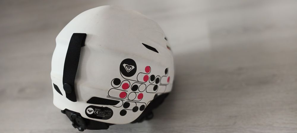 Продавам дамска каска