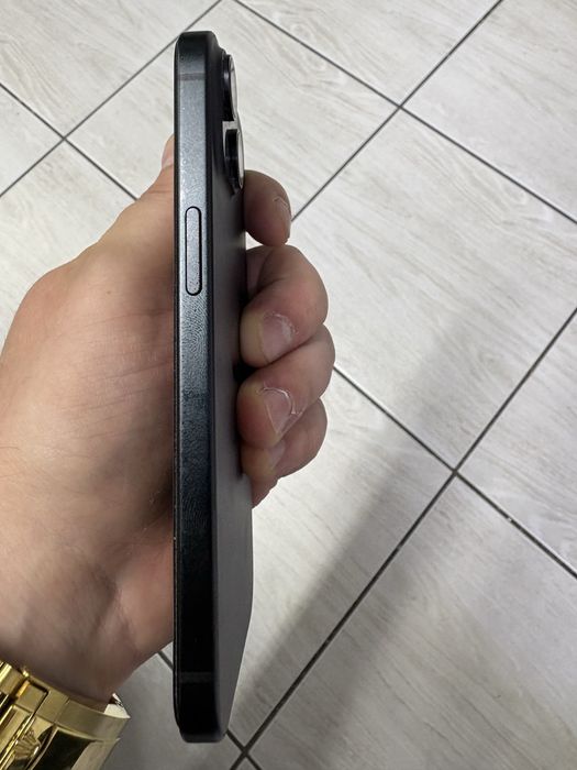 Продам Iphone 15