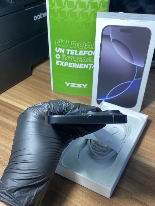 iPhone 16 Pro Max • 256 GB • Black Titanium