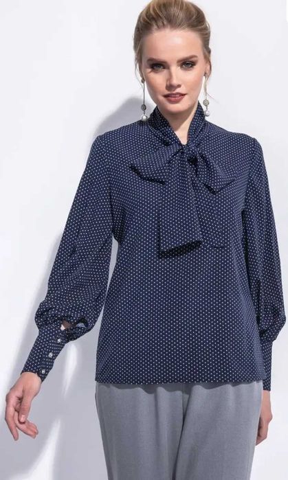 Блузка синяя в горох, размер 48