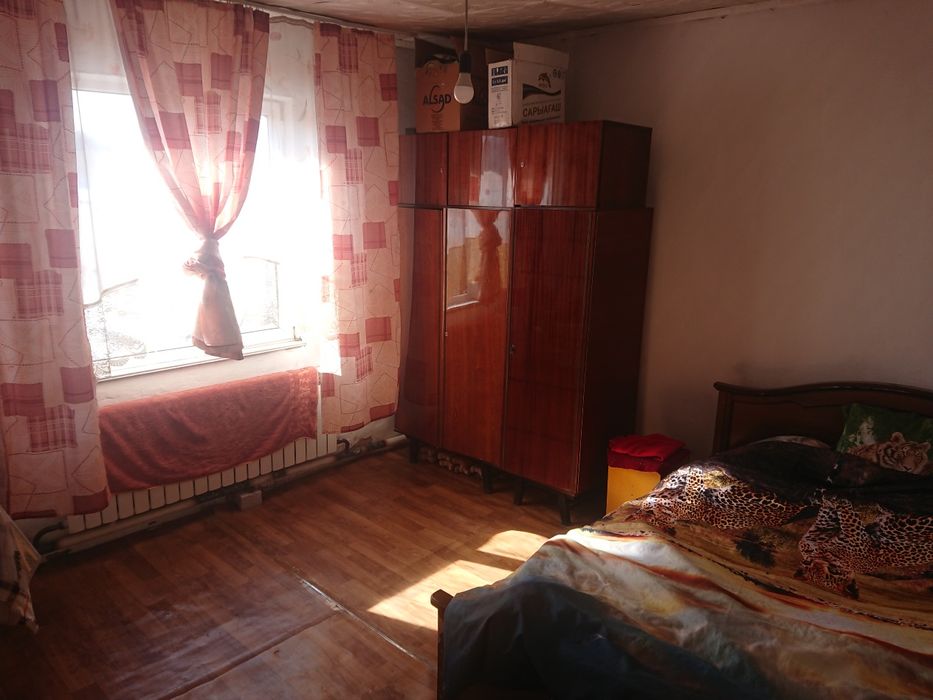 Продам дом м-он Красный камень