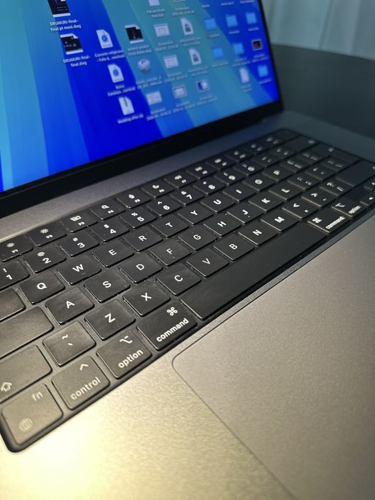 Vand Macbook M2 Pro 16”-512gb