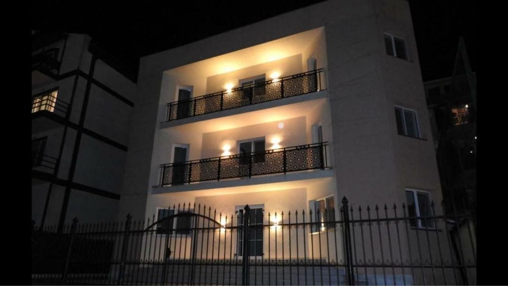 contecții metalice Porți Gardurı Balustrade hale Ivetalice