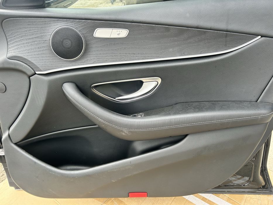 Panou interior ușă dreapta față Mercedes W213