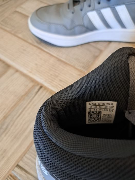 Детски обувки Адидас 37 1/3