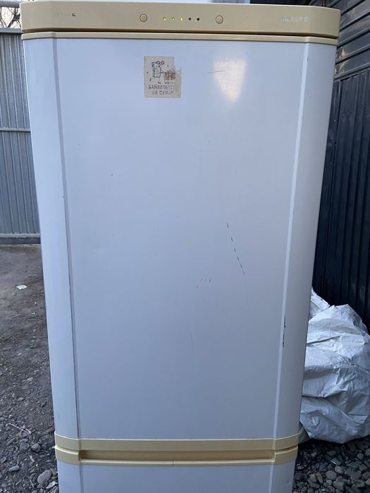 Продам холодильник Samsung