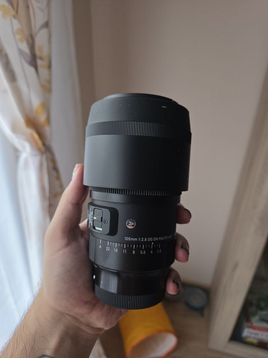 Обектив Sigma 105mm f/2.8 DG DN Macro (Art) – като нов + гаранция