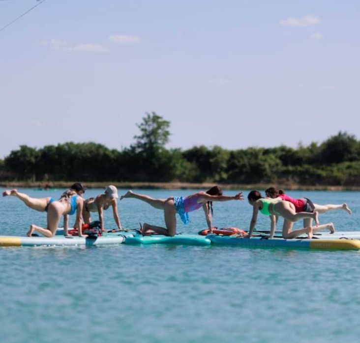 [Afacere la cheie] SUP Yoga Dock Stand Up Paddle si 4 SUP Aqua Marina