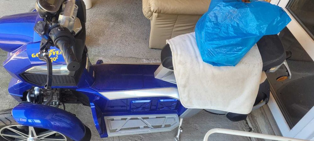 Vand scuter electric