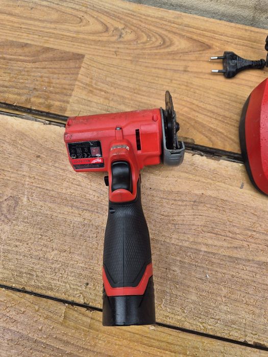 Polizor unghiular mini Milwaukee M12 FCOT