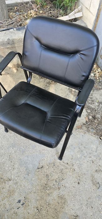 Офисные стулья кожа