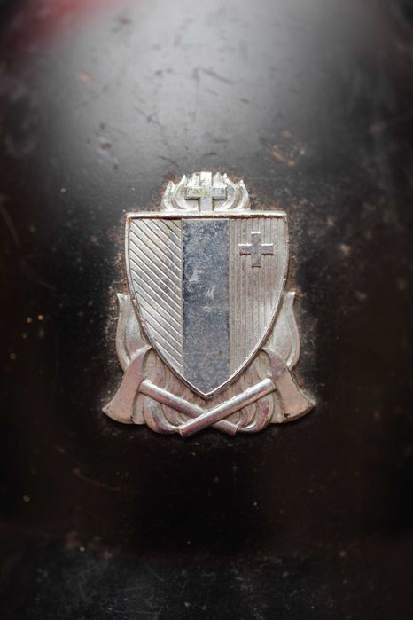 Casca veche de pompier elvețian–model metalic interbelic/WW2 1940–1960