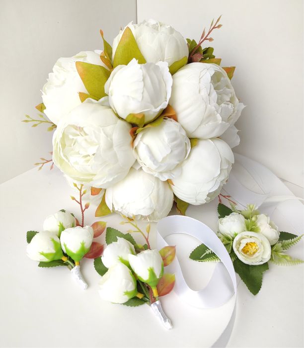 Наборы букет и бутоньерки