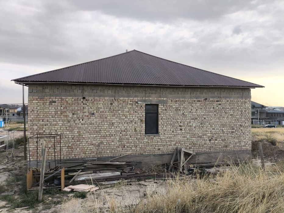 Продаётся дом в мкрне Туран срочно