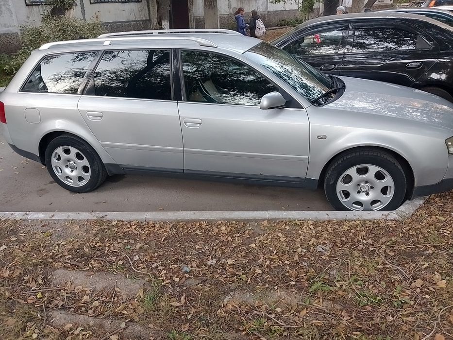 Автомобиль Ауди А6 С5